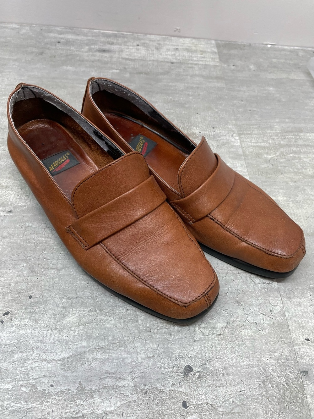 AEROSOLES Men's Cognac Leather Penny Loafers